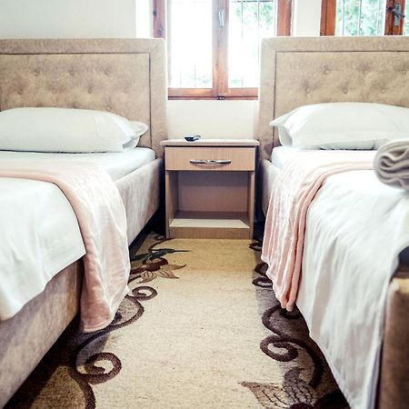 Guesthouse Arber จีโรคาสเตอร์ ภายนอก รูปภาพ