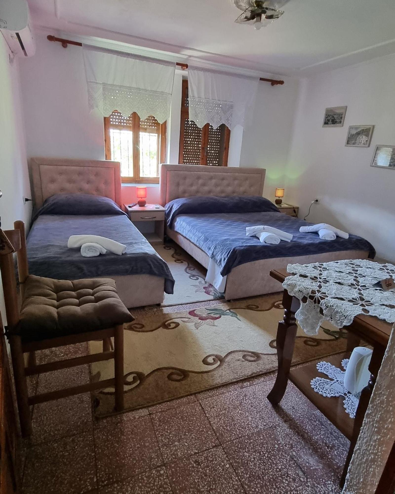 Guesthouse Arber จีโรคาสเตอร์ ภายนอก รูปภาพ