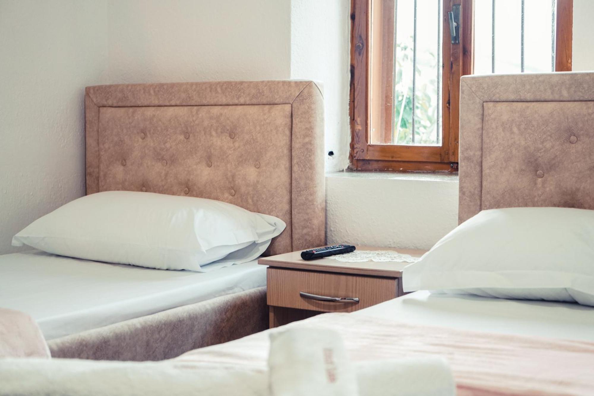 Guesthouse Arber จีโรคาสเตอร์ ภายนอก รูปภาพ