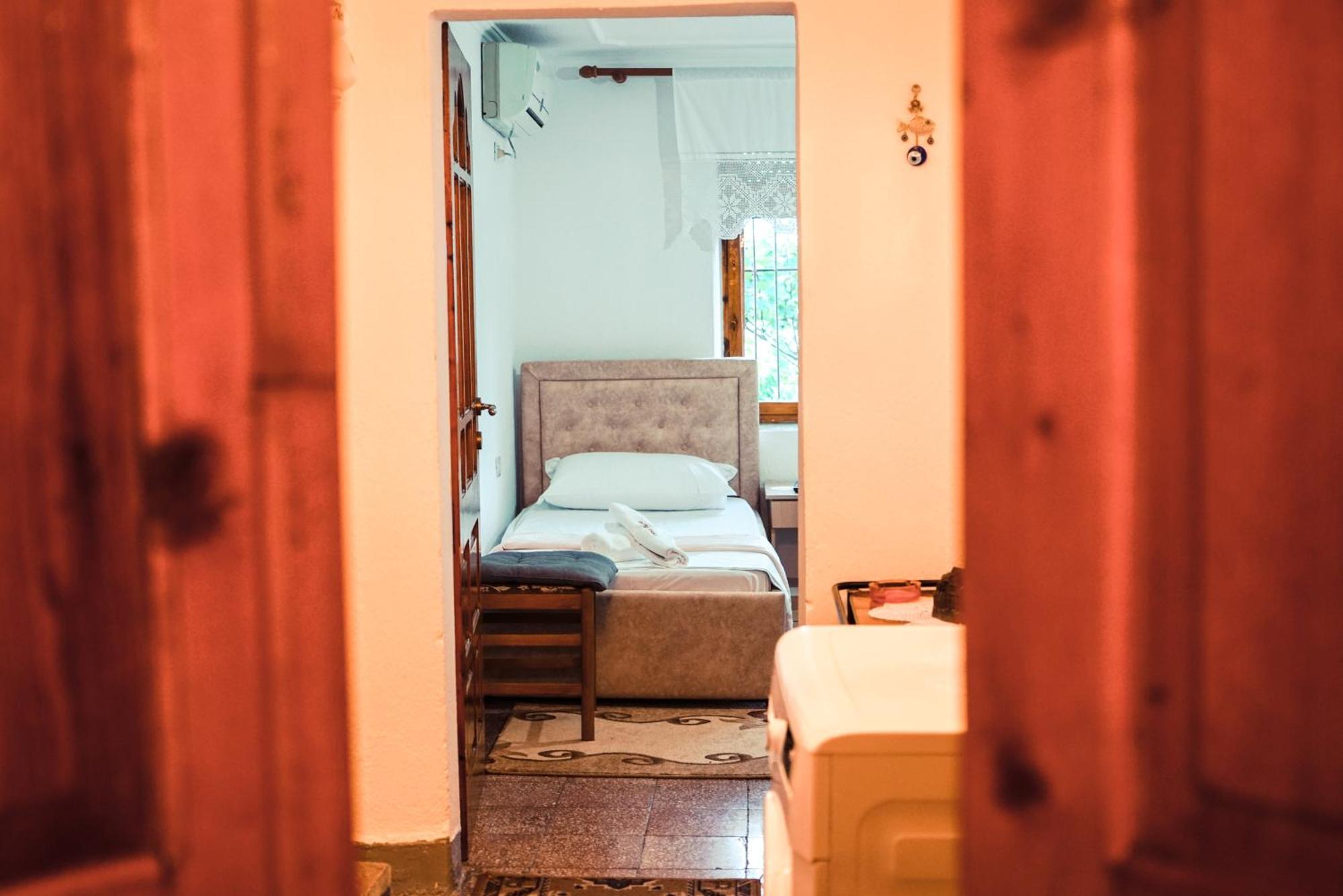 Guesthouse Arber จีโรคาสเตอร์ ภายนอก รูปภาพ