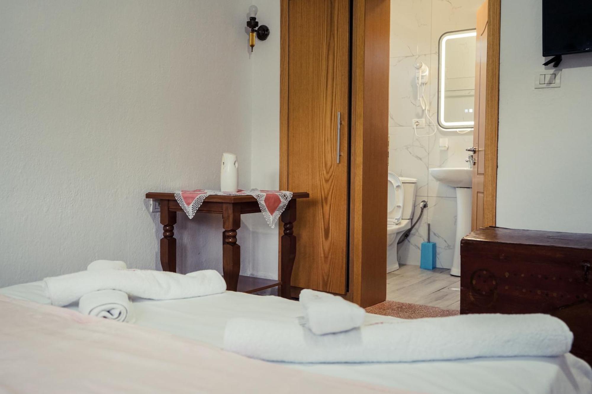 Guesthouse Arber จีโรคาสเตอร์ ภายนอก รูปภาพ