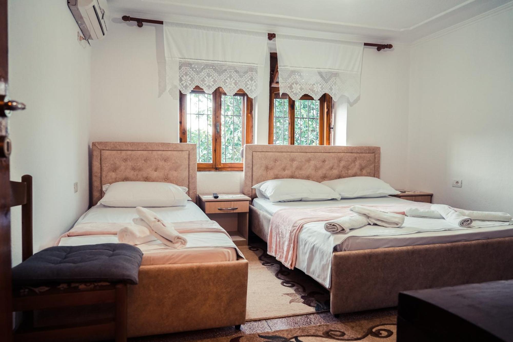Guesthouse Arber จีโรคาสเตอร์ ภายนอก รูปภาพ