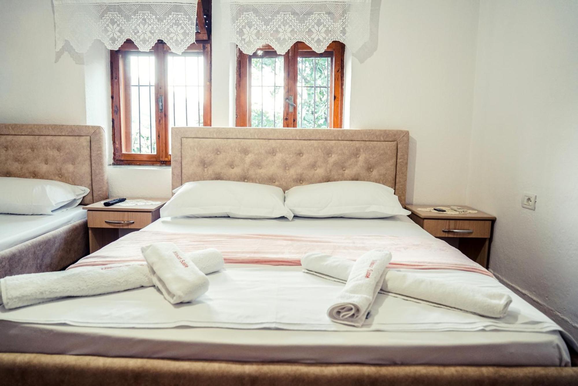 Guesthouse Arber จีโรคาสเตอร์ ภายนอก รูปภาพ