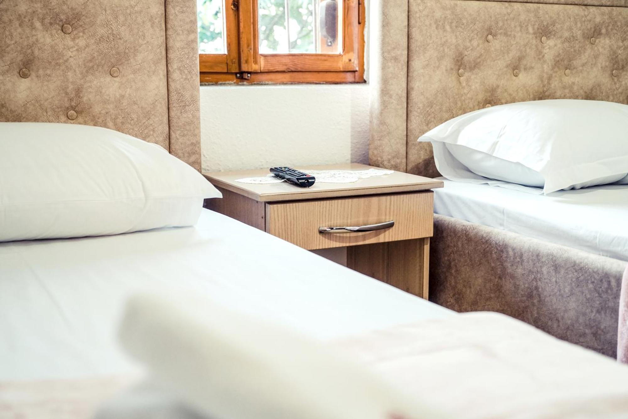 Guesthouse Arber จีโรคาสเตอร์ ภายนอก รูปภาพ