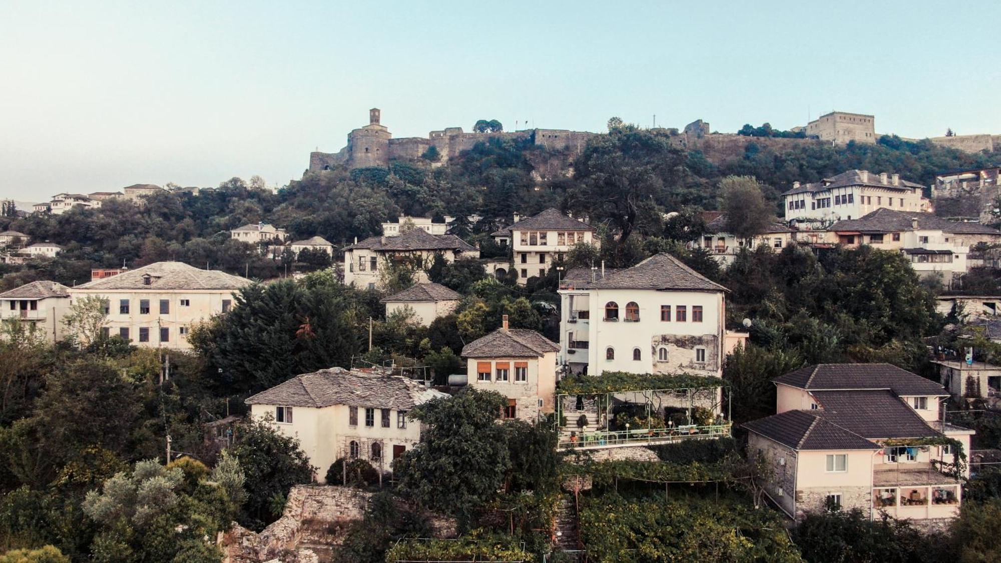 Guesthouse Arber จีโรคาสเตอร์ ภายนอก รูปภาพ