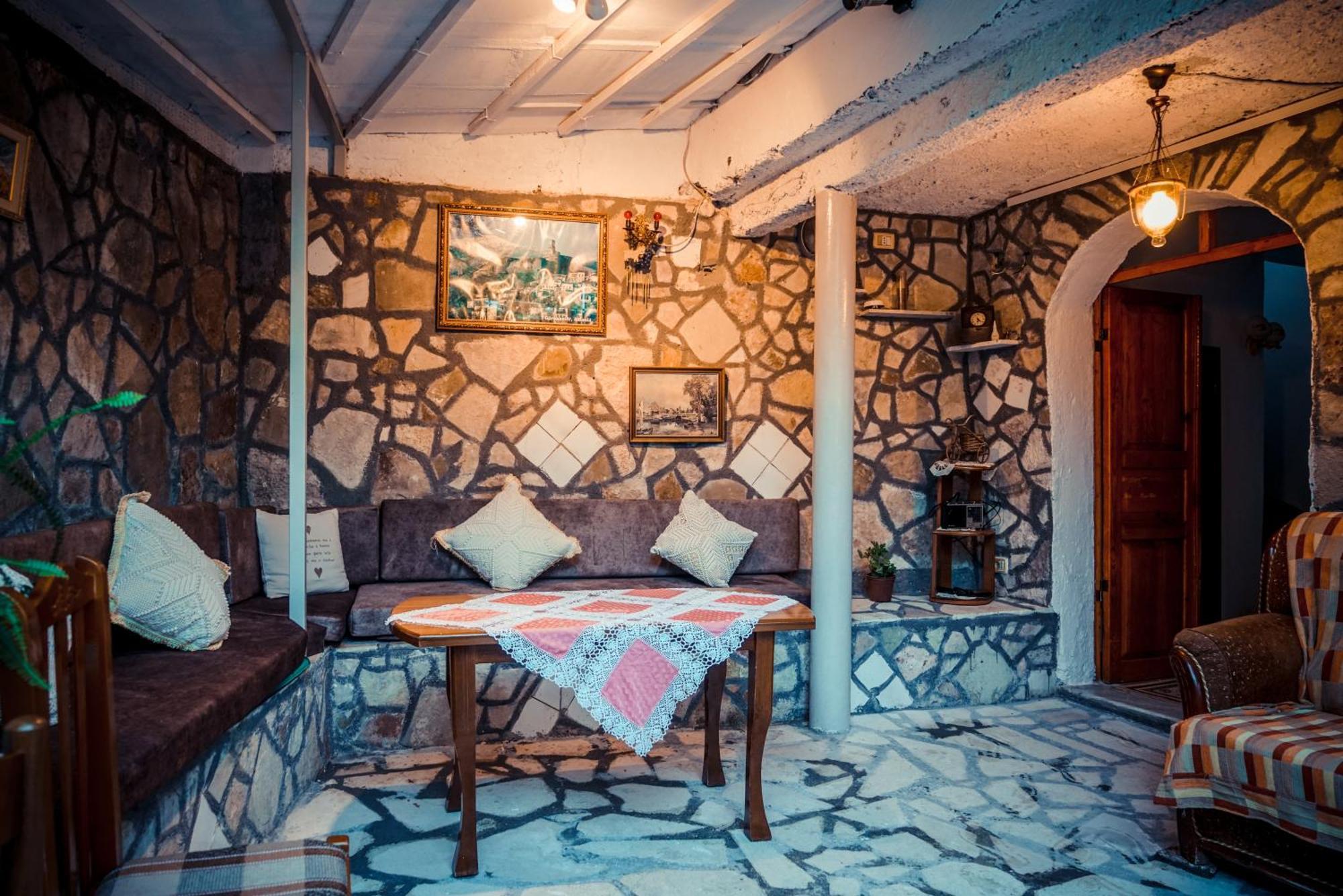 Guesthouse Arber จีโรคาสเตอร์ ภายนอก รูปภาพ